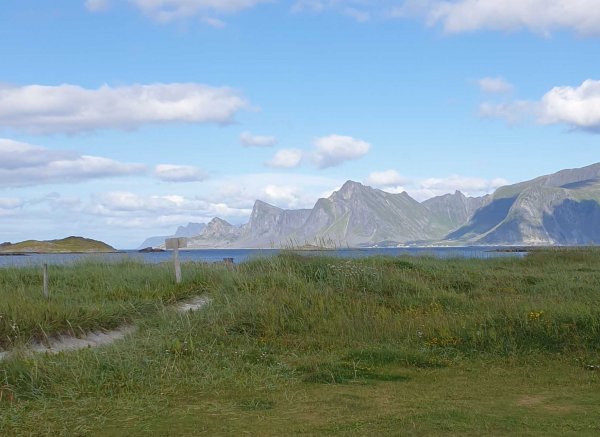 Fredvang Strand- og Skjærgårdscamping — Foto 6