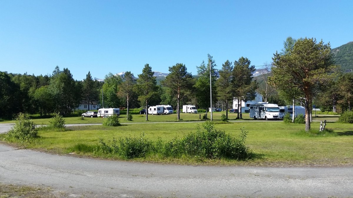 Tømmerneset Camping — Campingplads in Innhavet