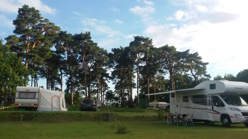 Campingplatz und Ferienhäuser Haffküste — Sítio de acampamento in Kamminke
