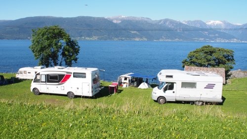 Tveit Camping — Campingplads in Vangsnes