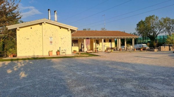 Area Camper Frassino Peschiera del Garda — Photo 3