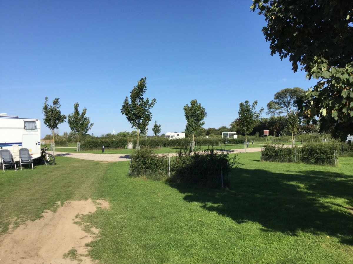 Wohnmobilhafen Sütel — Sp. parking dla kamperów in Neukirchen