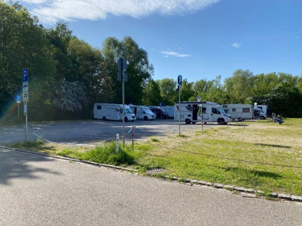 Wohnmobil Parkplatz Donaustauf — Photo 6