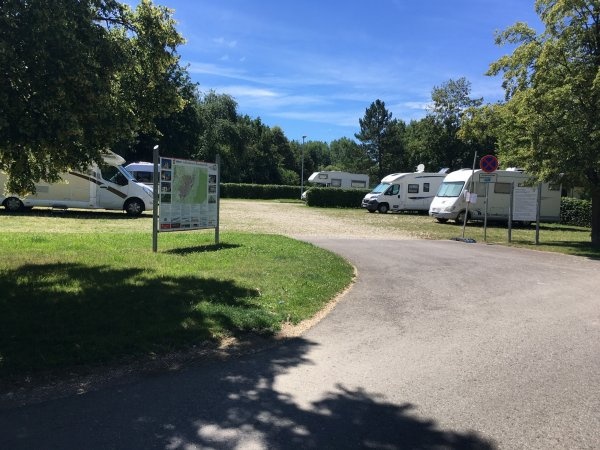 Stellplatz in den Steinlach Auen — Ställplats in Nehren