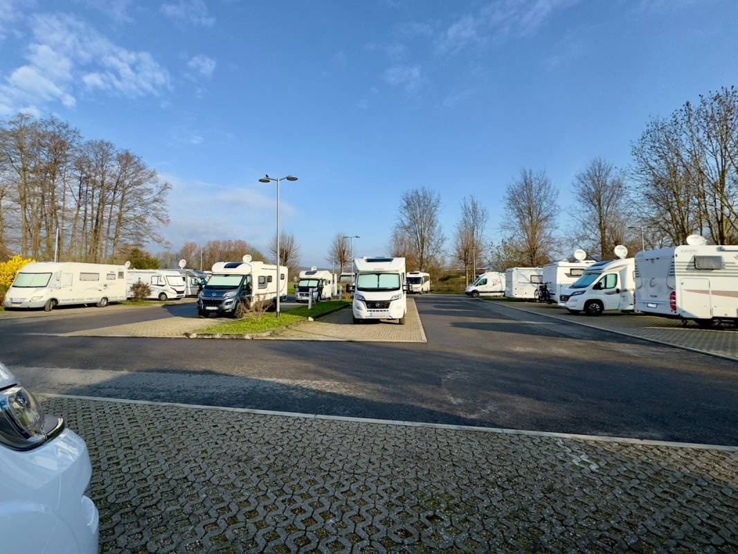 Parkplatz Obermain-Therme — Campervan Site in Bad Staffelstein