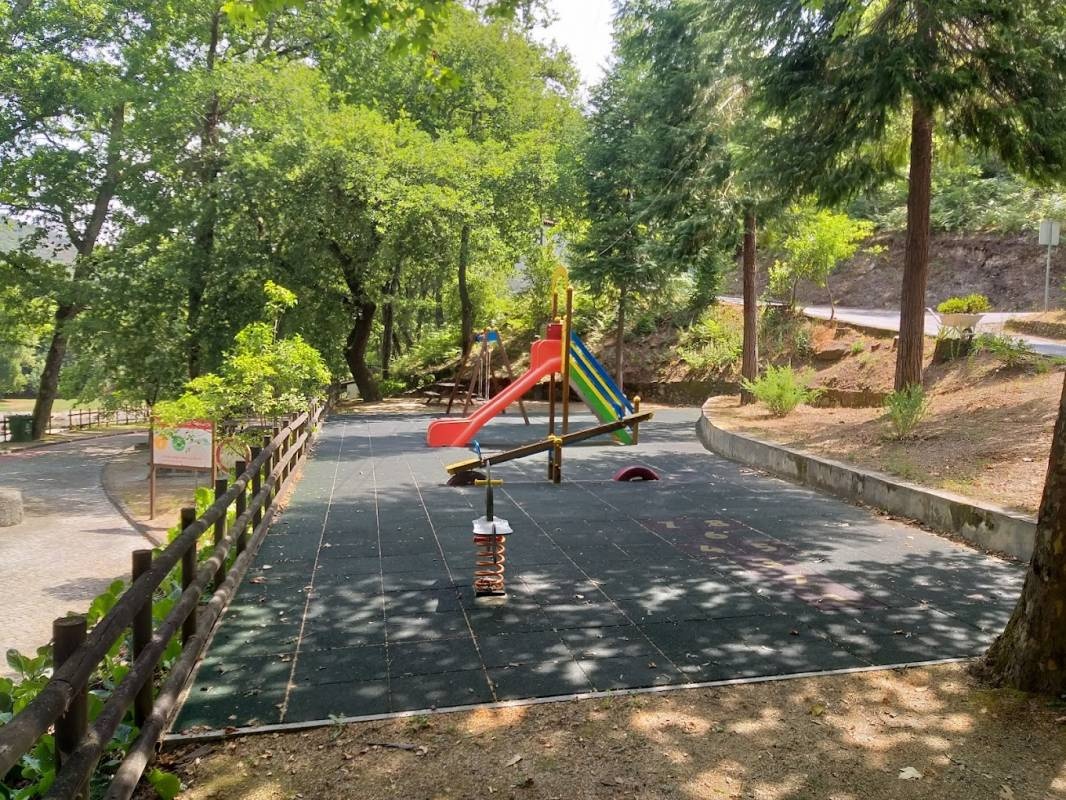 Parque de Campismo de São Gião — Area da campeggio in São Gião