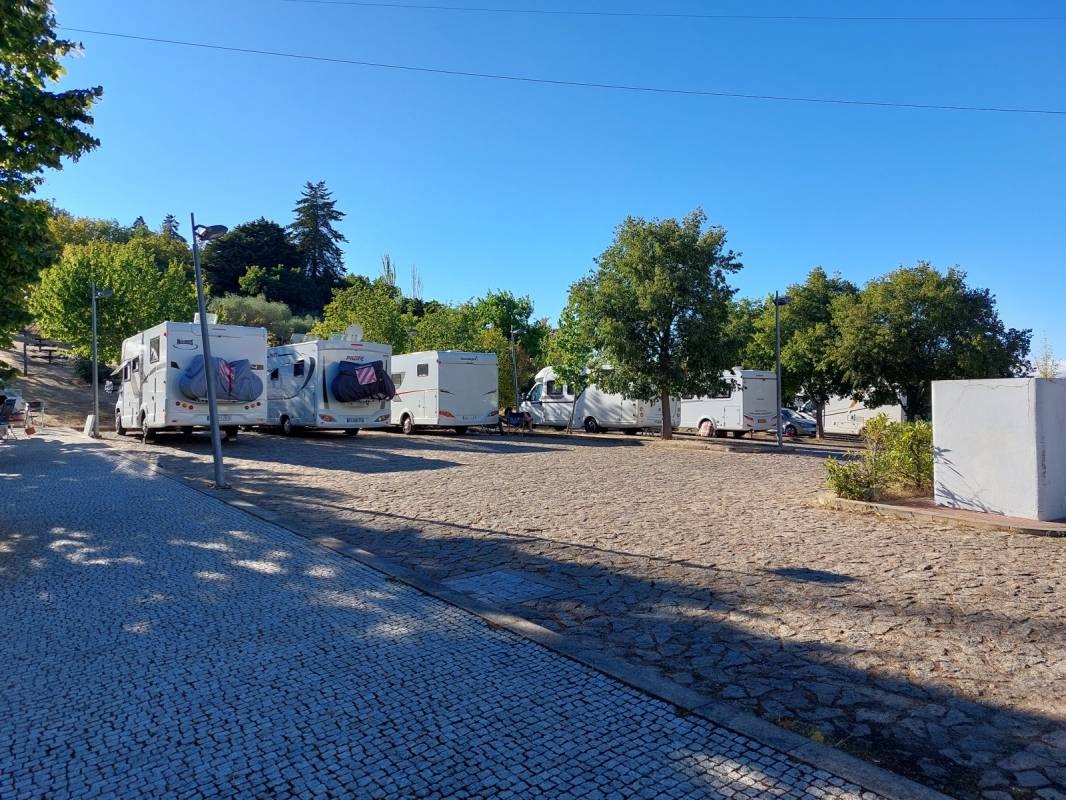 Stellplatz Bragança — Karavan Sitesi in Bragança