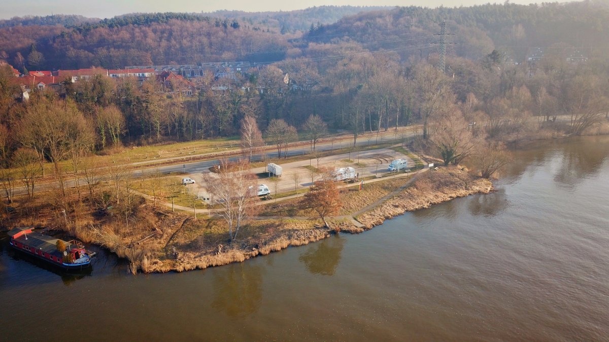 Stellplatz Alter Schiffsanleger — Sítio para autocaravanas in Geesthacht