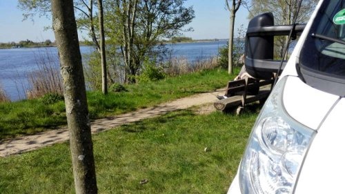 Stellplatz Alter Schiffsanleger — Campervan Site in Geesthacht