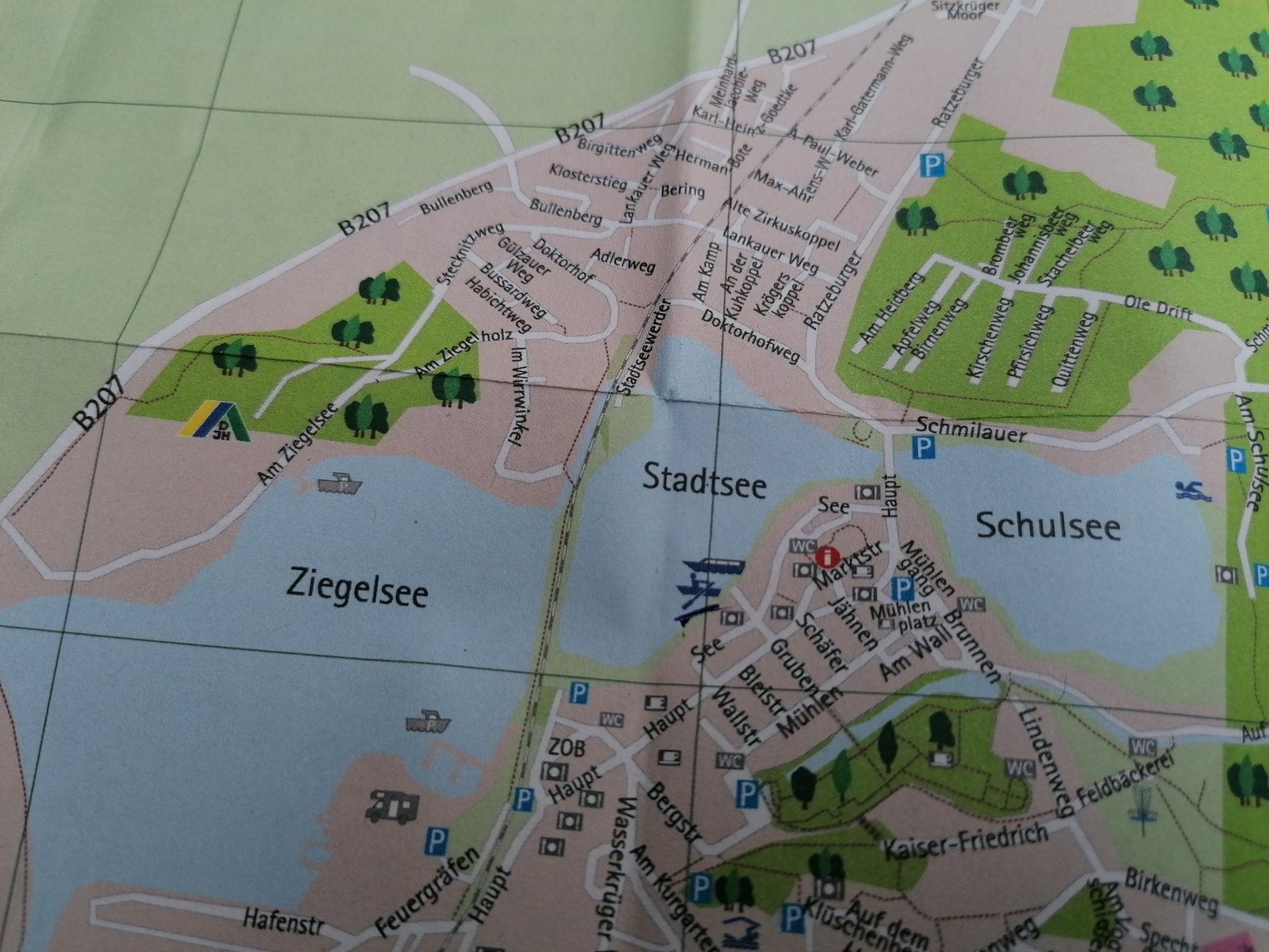 Stellplatz am Bahndamm — Camperplads in Mölln