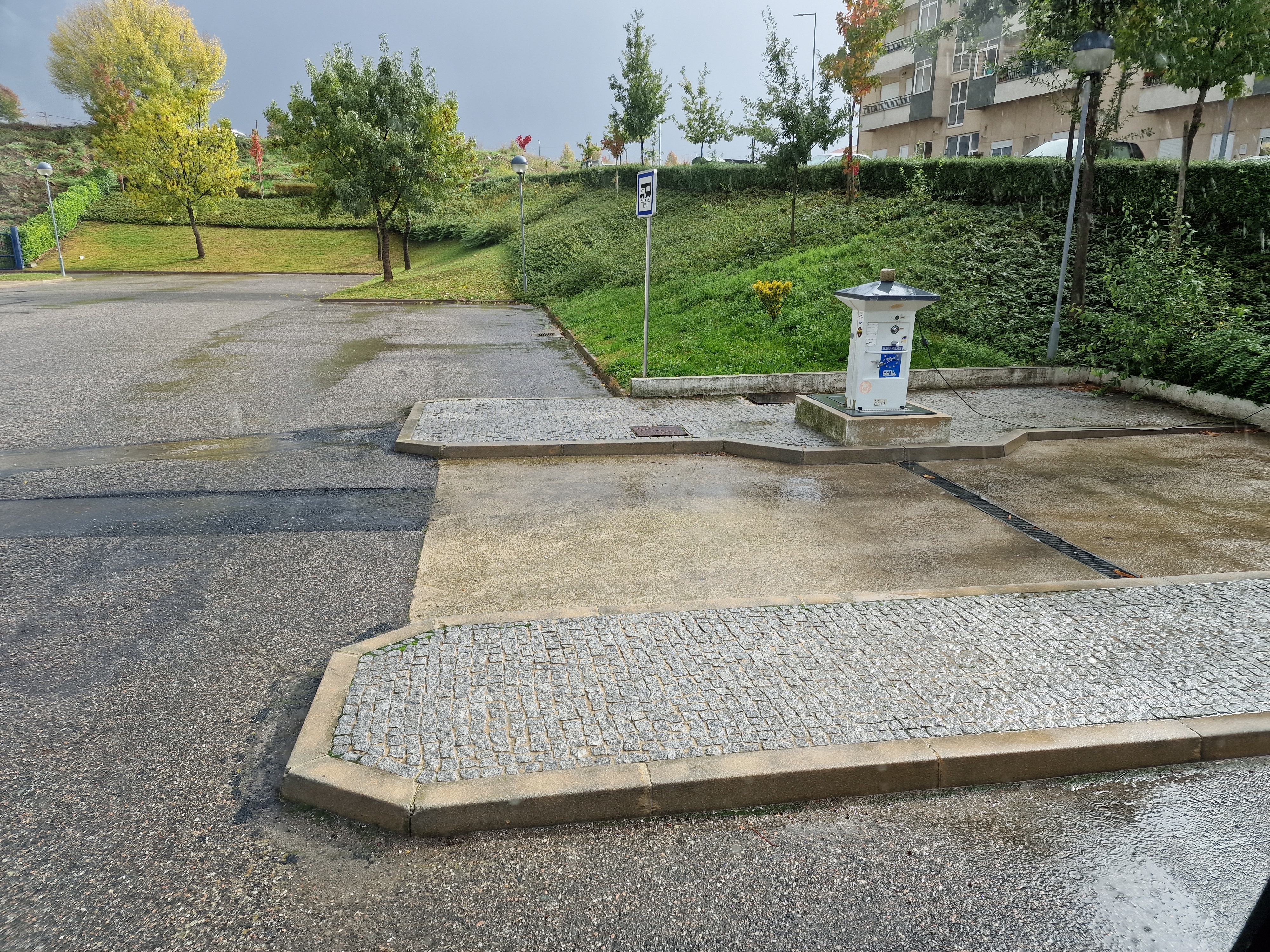 Área de Serviço e Pernoita para AutoCaravanas — Karavan Sitesi in Macedo de Cavaleiros