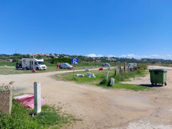 Area De Servico De Autocaravanas — Photo 5