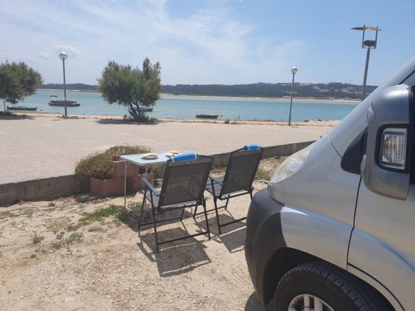 Area De Servico De Autocaravanas — Photo 4