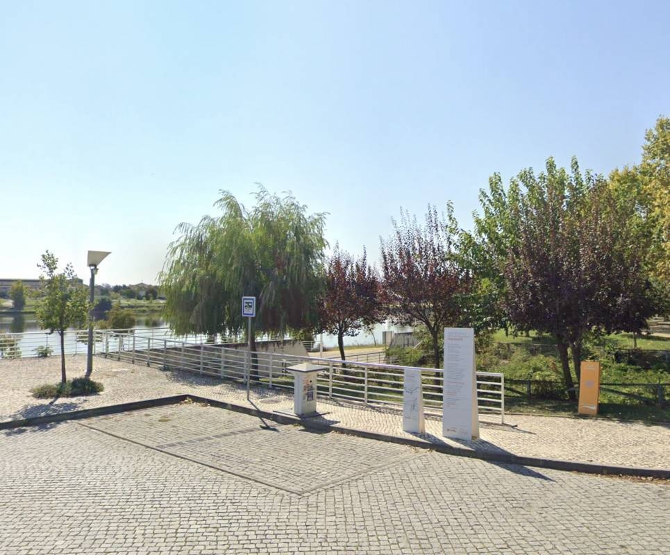 Passeio de Tejo / Aquapolis — Sp. parking dla kamperów in Abrantes