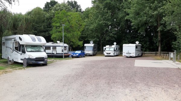 Wohnmobilstellplatz Bergen — Photo 3