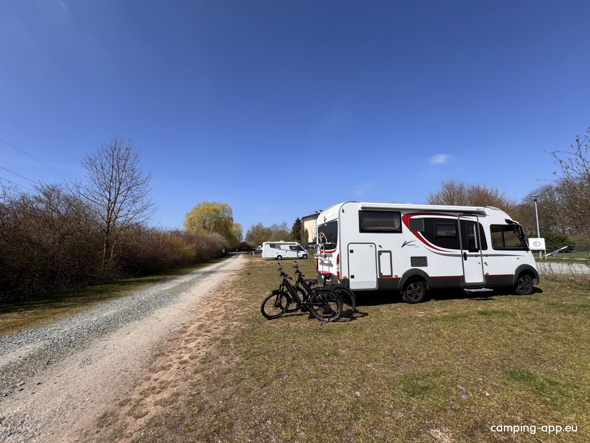 Hotel und Caravanplatz Am Tierpark Güstrow — Campervan Site in Güstrow