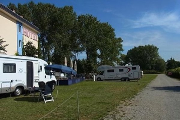 Hotel und Caravanplatz Am Tierpark Güstrow — Fotografie 3