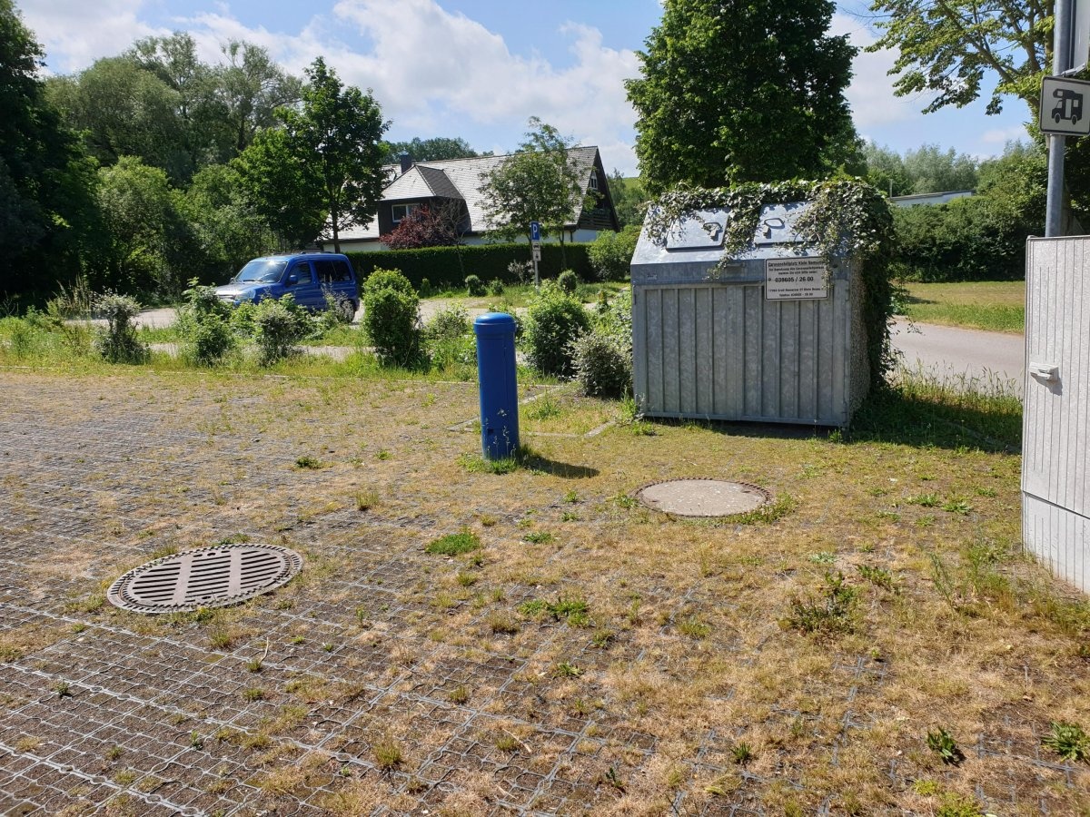 Stellplatz Klein Nemerow — Karavan Sitesi in Klein Nemerow