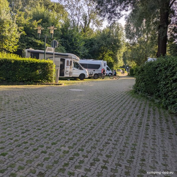 Stellplatz Herrensteig / Schloßplatz Mirow