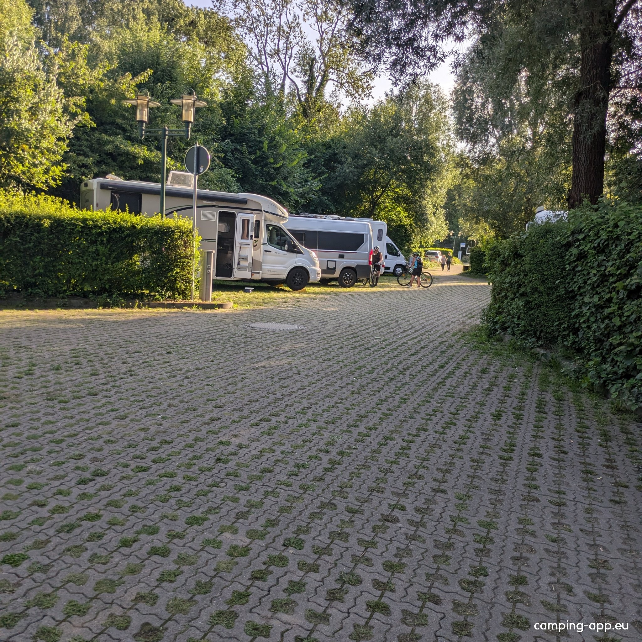 Stellplatz Herrensteig / Schloßplatz Mirow — Ställplats in Mirow