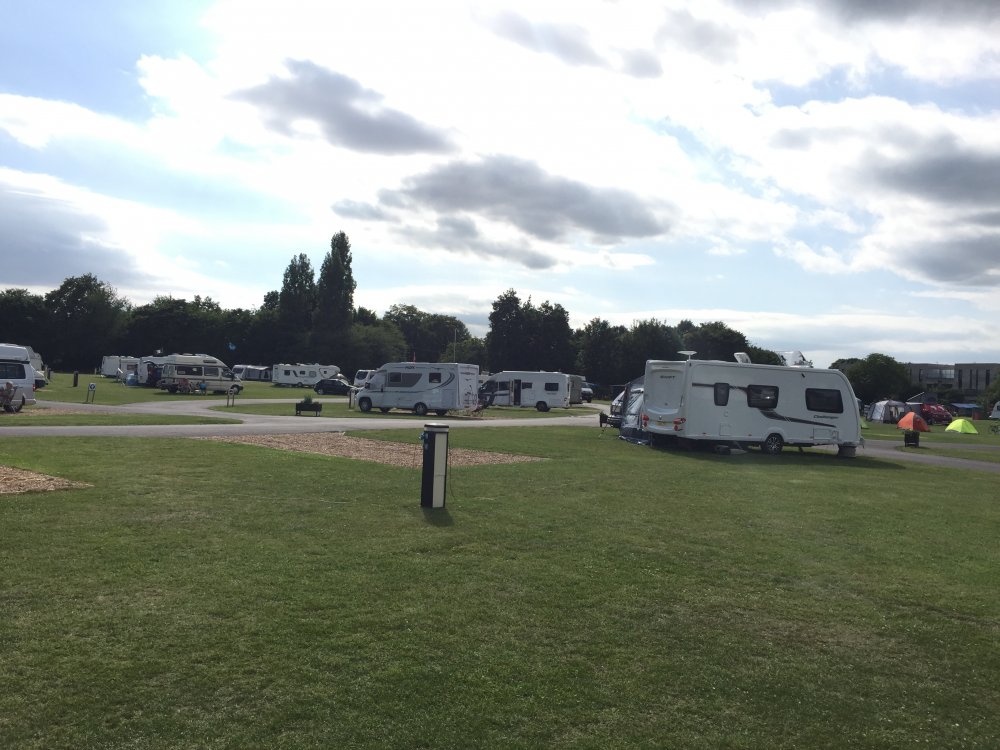 Cambridge Camping and Caravanning Club Site — Kemping in Great Shelford