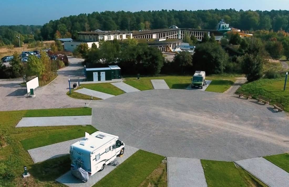 Stellplatz an der NaturThermeTemplin — Ställplats in Templin