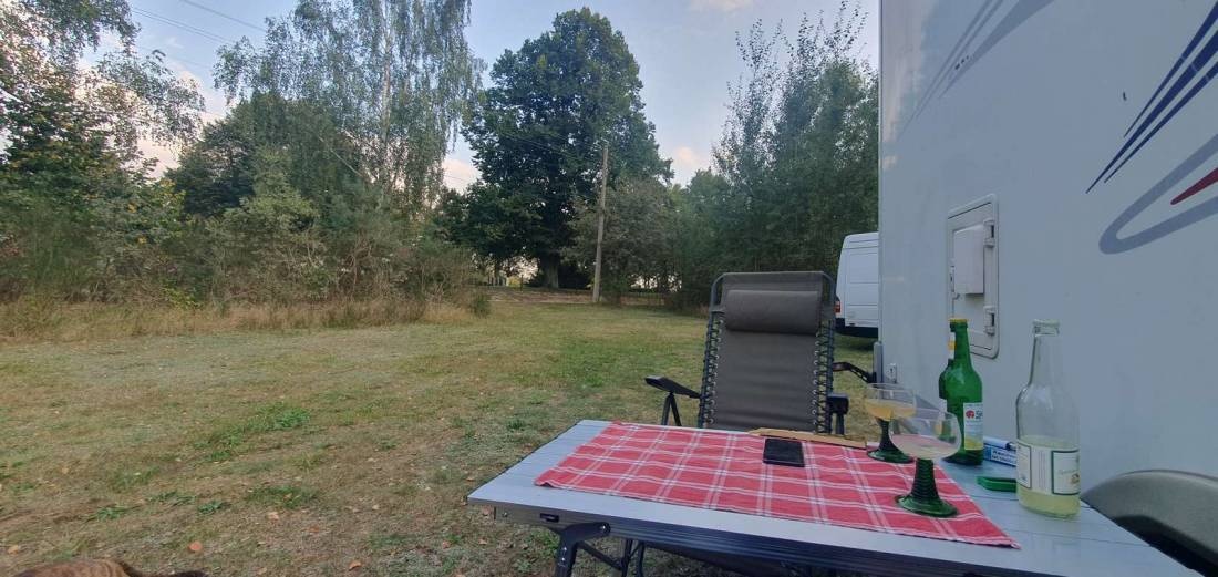 Reisemobilplatz Szonn — Karavan Sitesi in Groß Schacksdorf