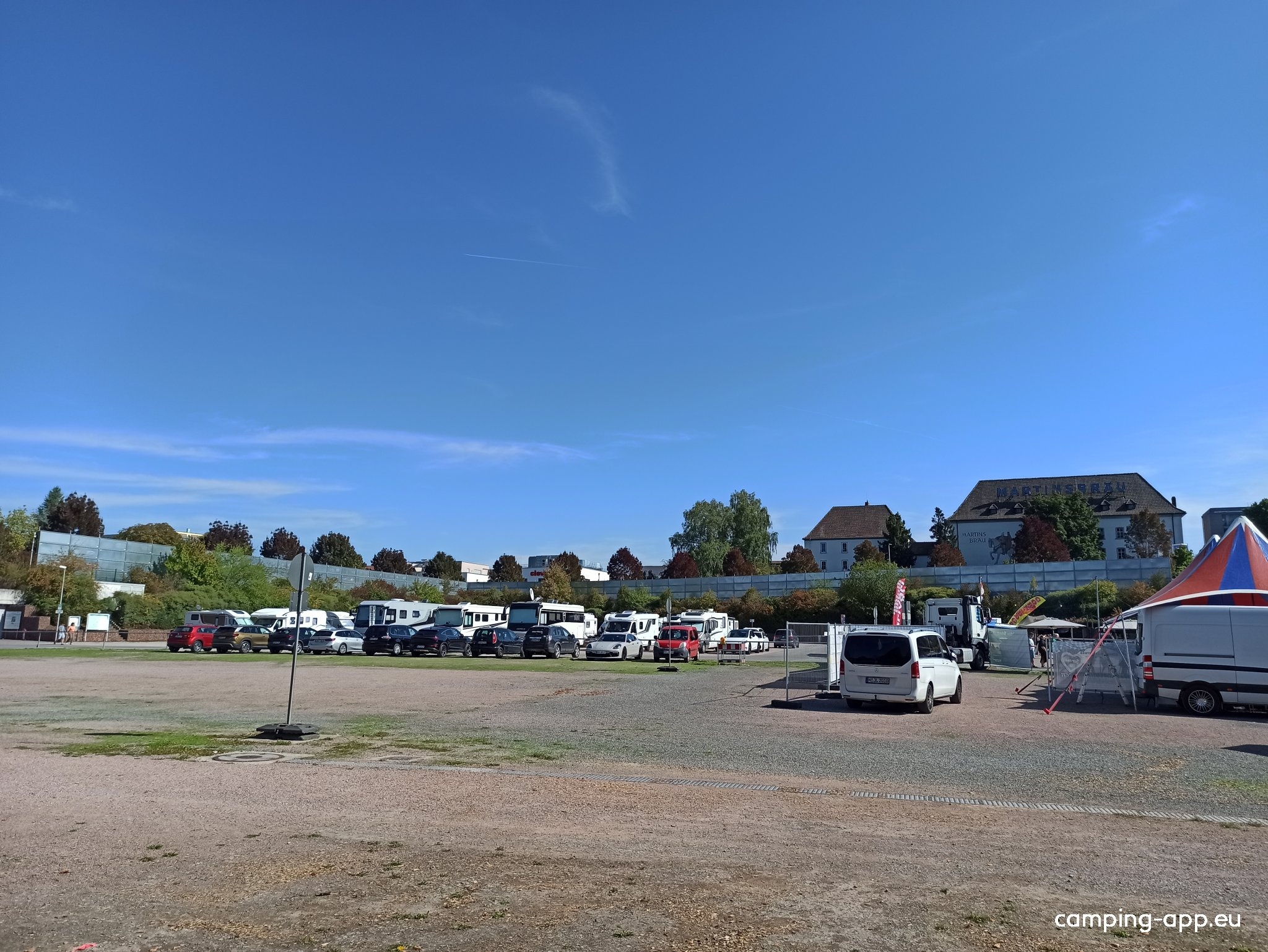 Stellplatz Martinswiese / Mainufer Marktheidenfeld — Sítio para autocaravanas in Marktheidenfeld