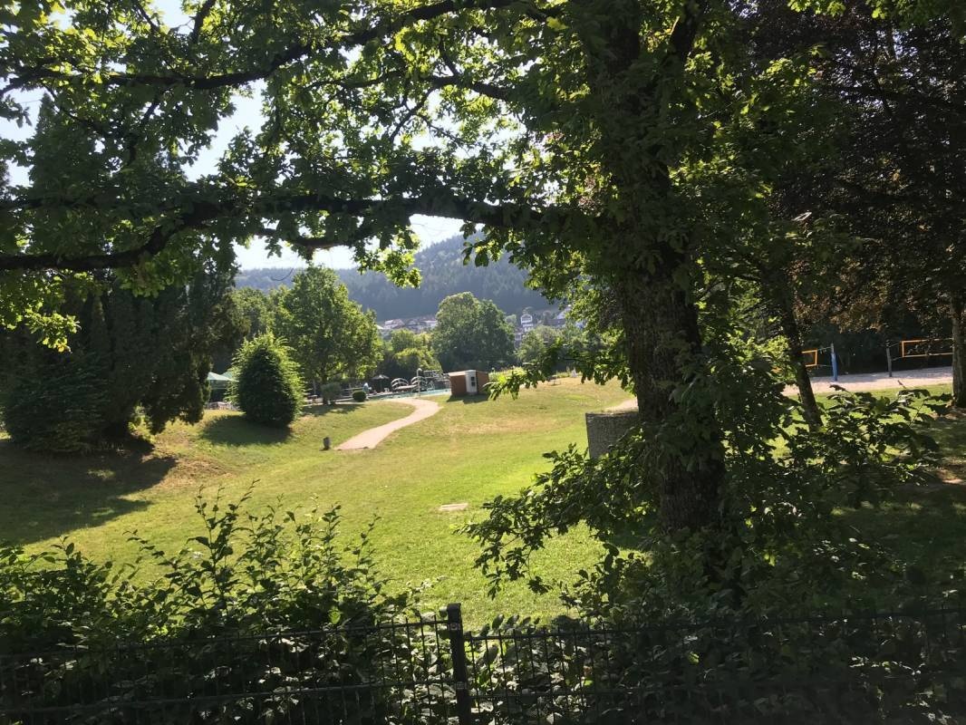Stellplatz am Naturerlebnisbad Glatten — Sp. parking dla kamperów in Glatten