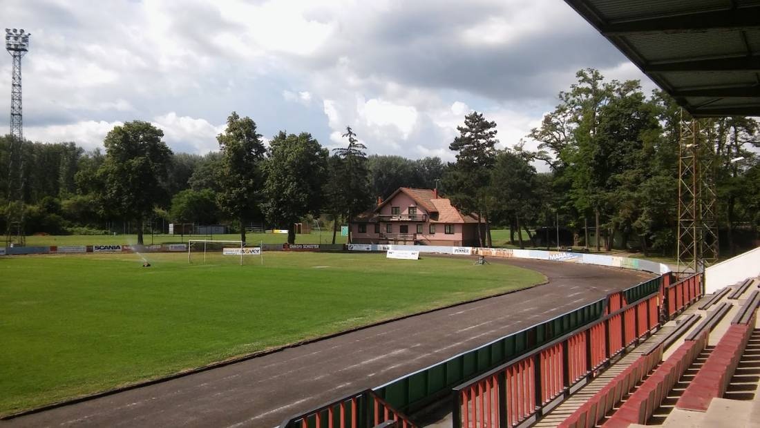 Stellplatz am Sportzentrum — Campervan Site in Stockerau