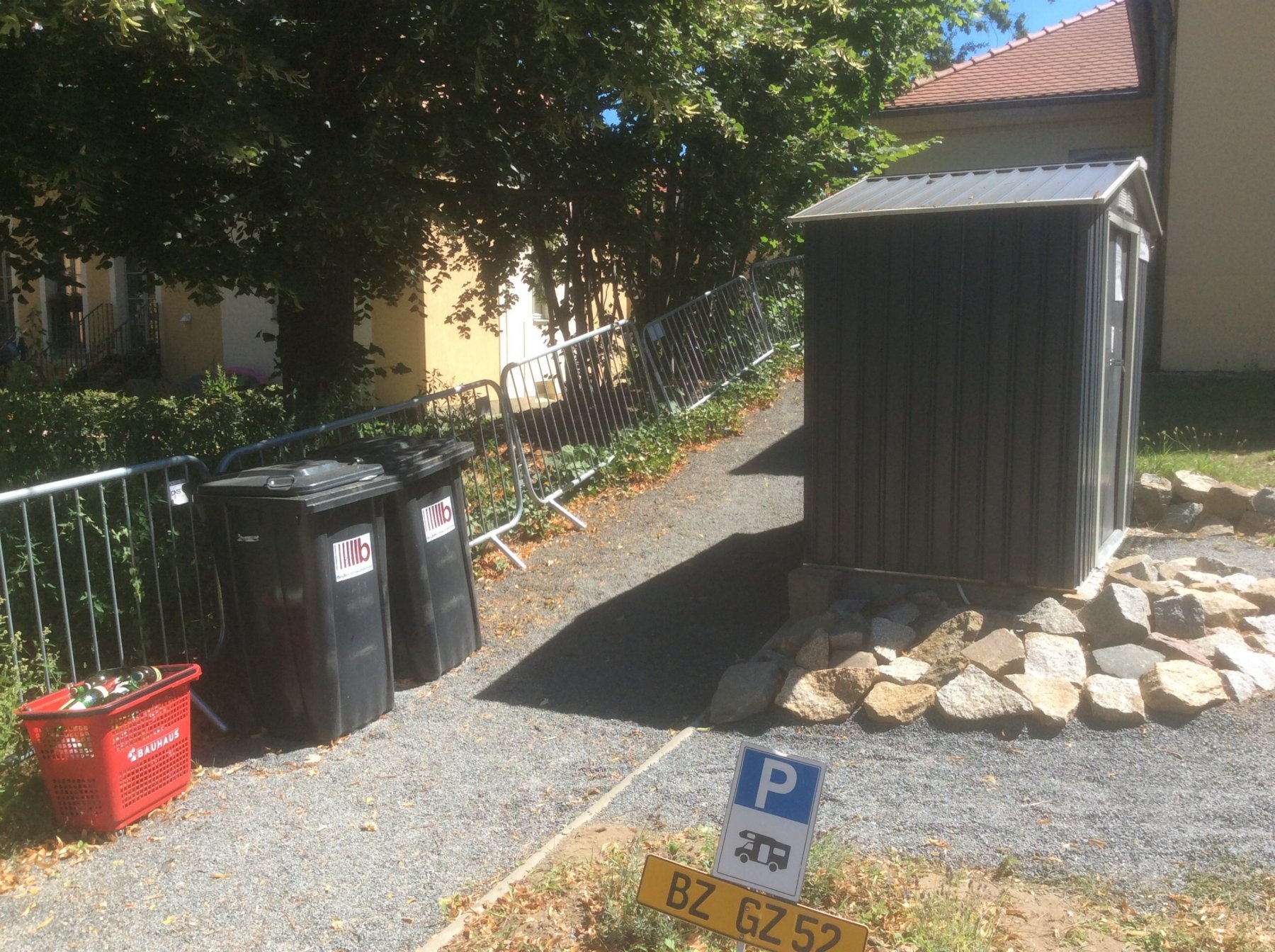 Caravan & Therapie - Stellplatz im Schlosspark Pirna — Bobilplass in Pirna