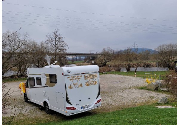 Zelt- und Wohnmobilstellplatz am Kanu Club Cham — Photo 3