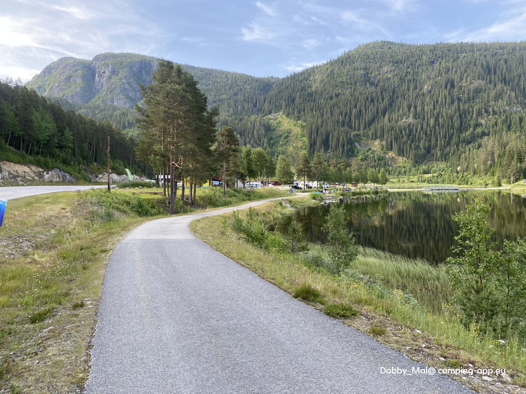 Velemoen Camping — Campingplass in Edland