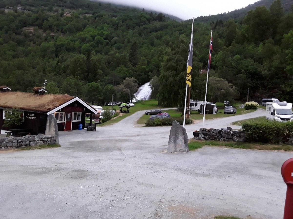 Vinje Camping — Campingplads in Geiranger