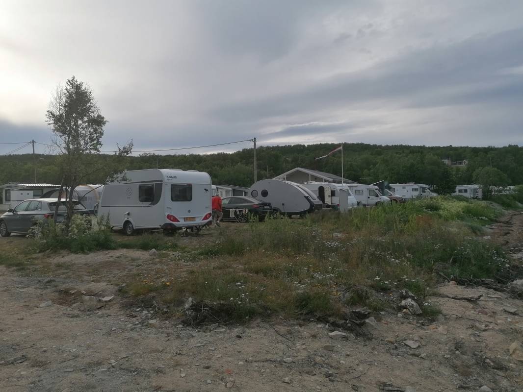Olderfjord Turistsenter — Campingplads in Russenes