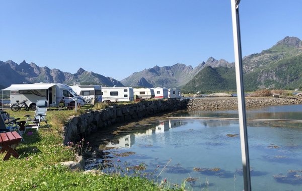 Sandvika Fjord og Sjøhuscamping — Campingplads in Kabelvåg