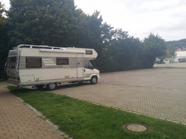 Wohnmobilstellplatz Weißenburg — Area Autocaravanas in Weißenburg i. Bay.-Siedlung am Galgenberg