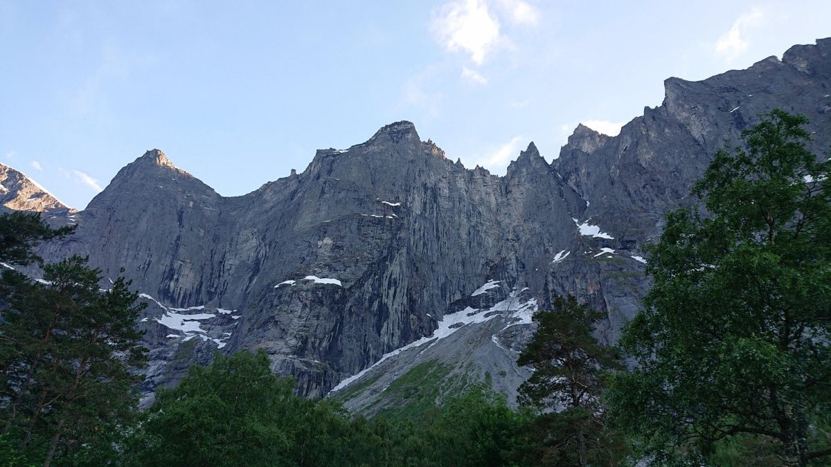 Trollveggen Camping — Campingplads in Åndalsnes