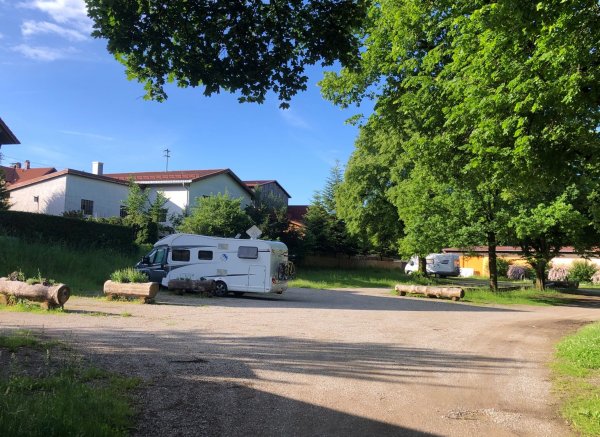 Wohnmobilstellplatz Peiting — Photo 2