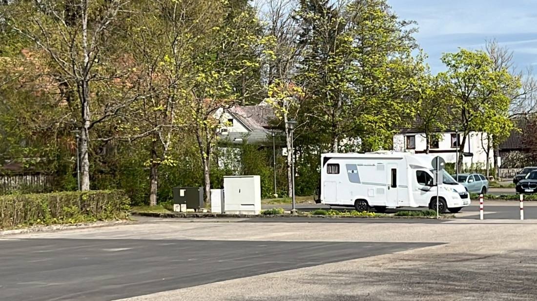 Übernachtungsparkplatz Gemmingen-Straße — Sp. parking dla kamperów in Friedenfels
