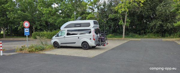 Übernachtungsparkplatz Gemmingen-Straße — Photo 3