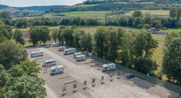 Wohnmobilstellplatz an der Solymar Therme Bad Me