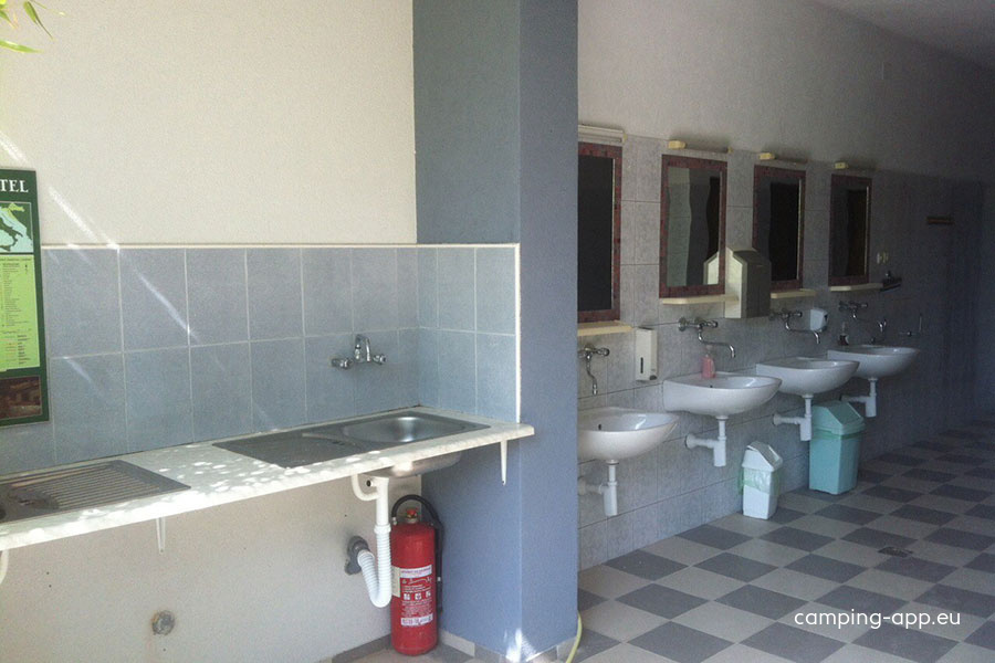 Autocamp Lu-Ka — Area da campeggio in Pakoštane