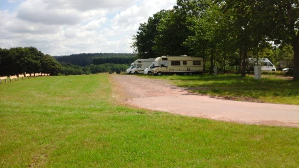 Stellplatz am See Losheim — Area di sosta in Losheim am See