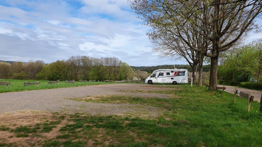 Stellplatz am See Losheim — Camperplads in Losheim am See