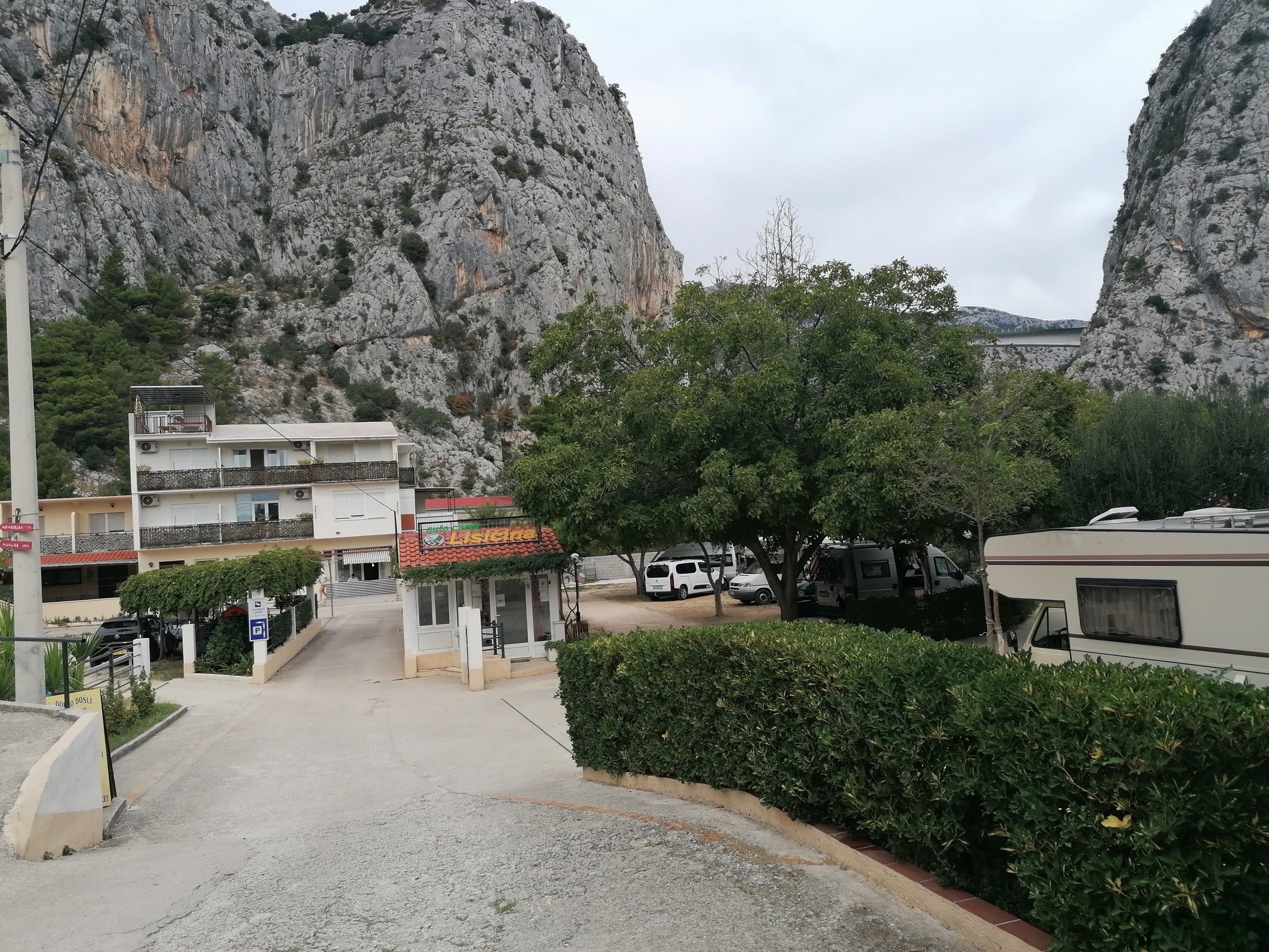 Auto Camp Lisičina — Kamp yeri in Omiš