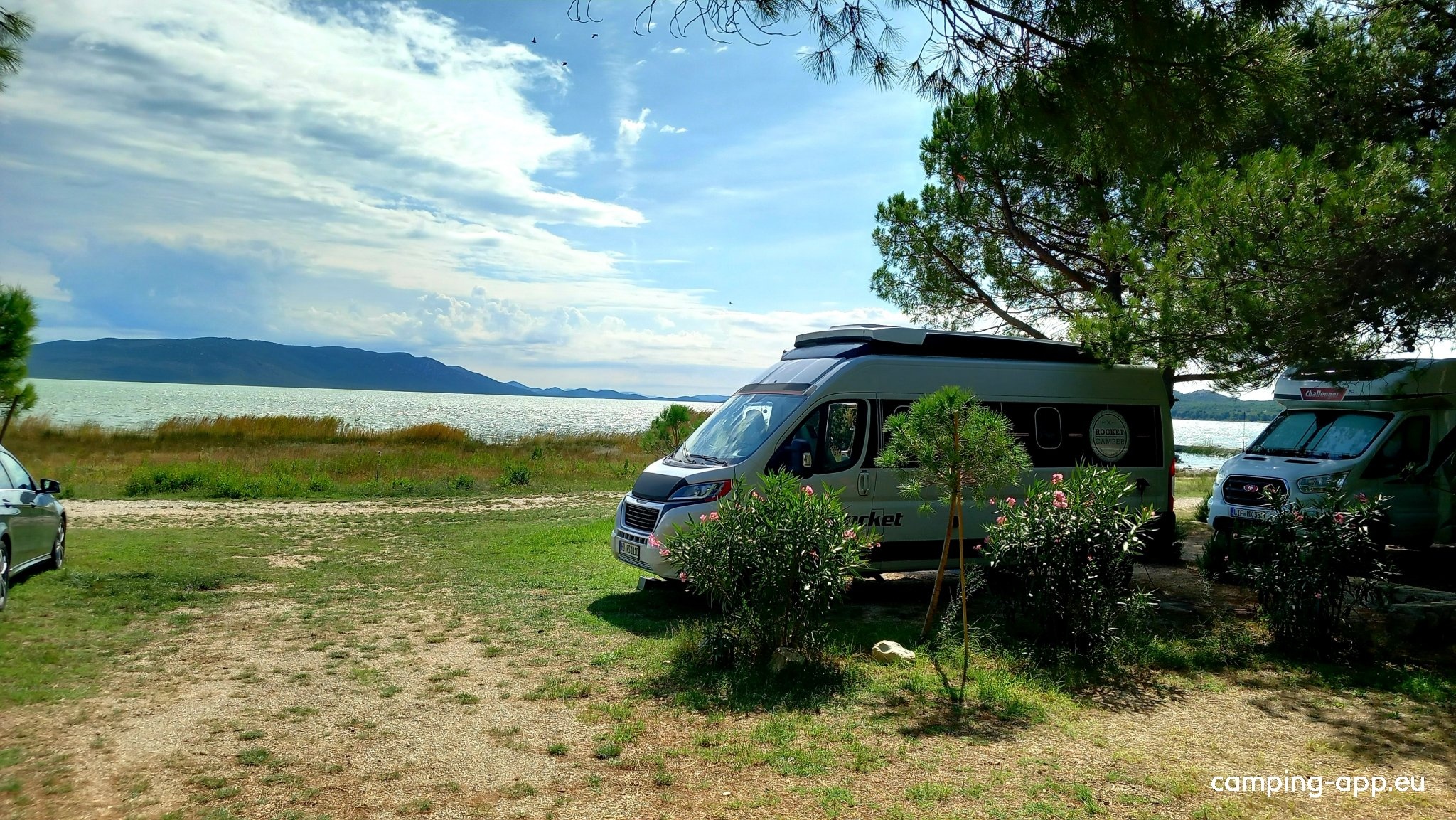Camp Vransko Lake Crkvine — Місце для кемпінгу in Pakoštane