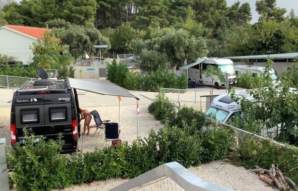 Medora Orbis Camping & Glamping — Kamp yeri in Podgora