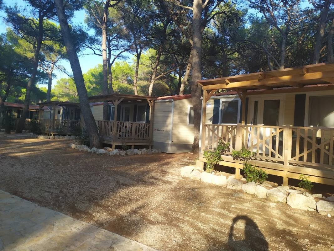 Camp Kozarica — Kamp yeri in Pakoštane