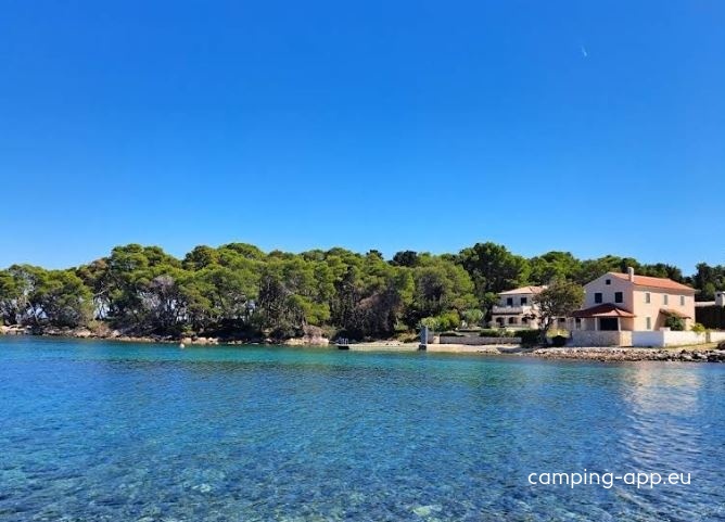 Kamp Batalaža — Campingplatz in Ugljan
